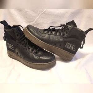 Nike SF Air Force 1 MID M7.5